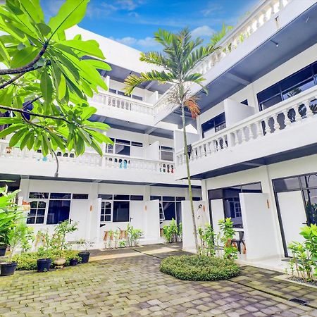 Collection O Legian Near Legian Beach Exterior photo