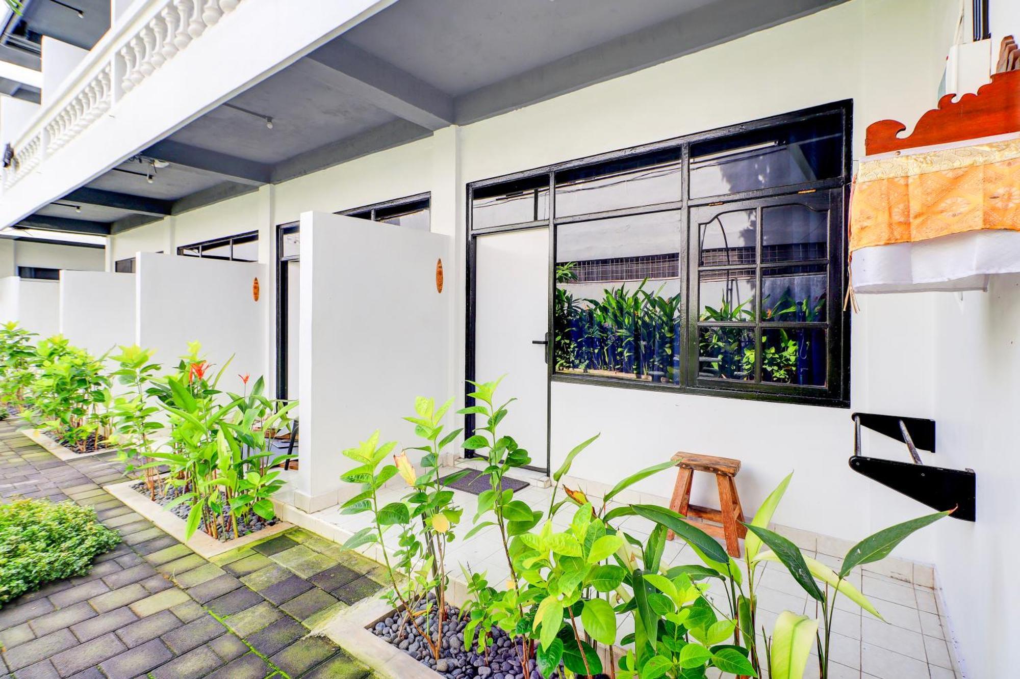 Collection O Legian Near Legian Beach Exterior photo