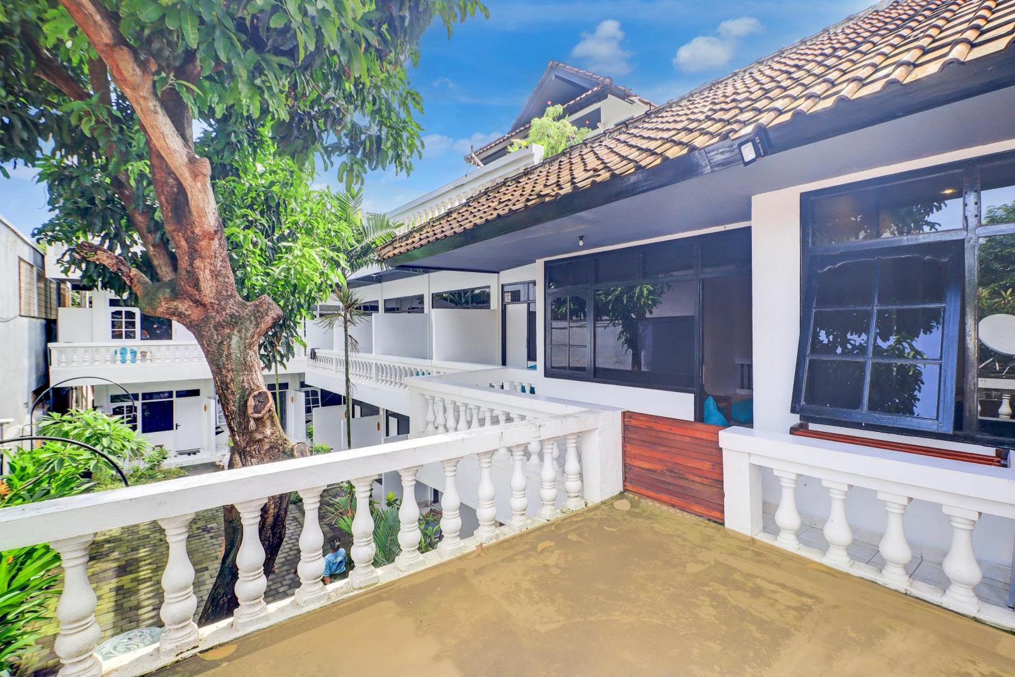 Collection O Legian Near Legian Beach Exterior photo