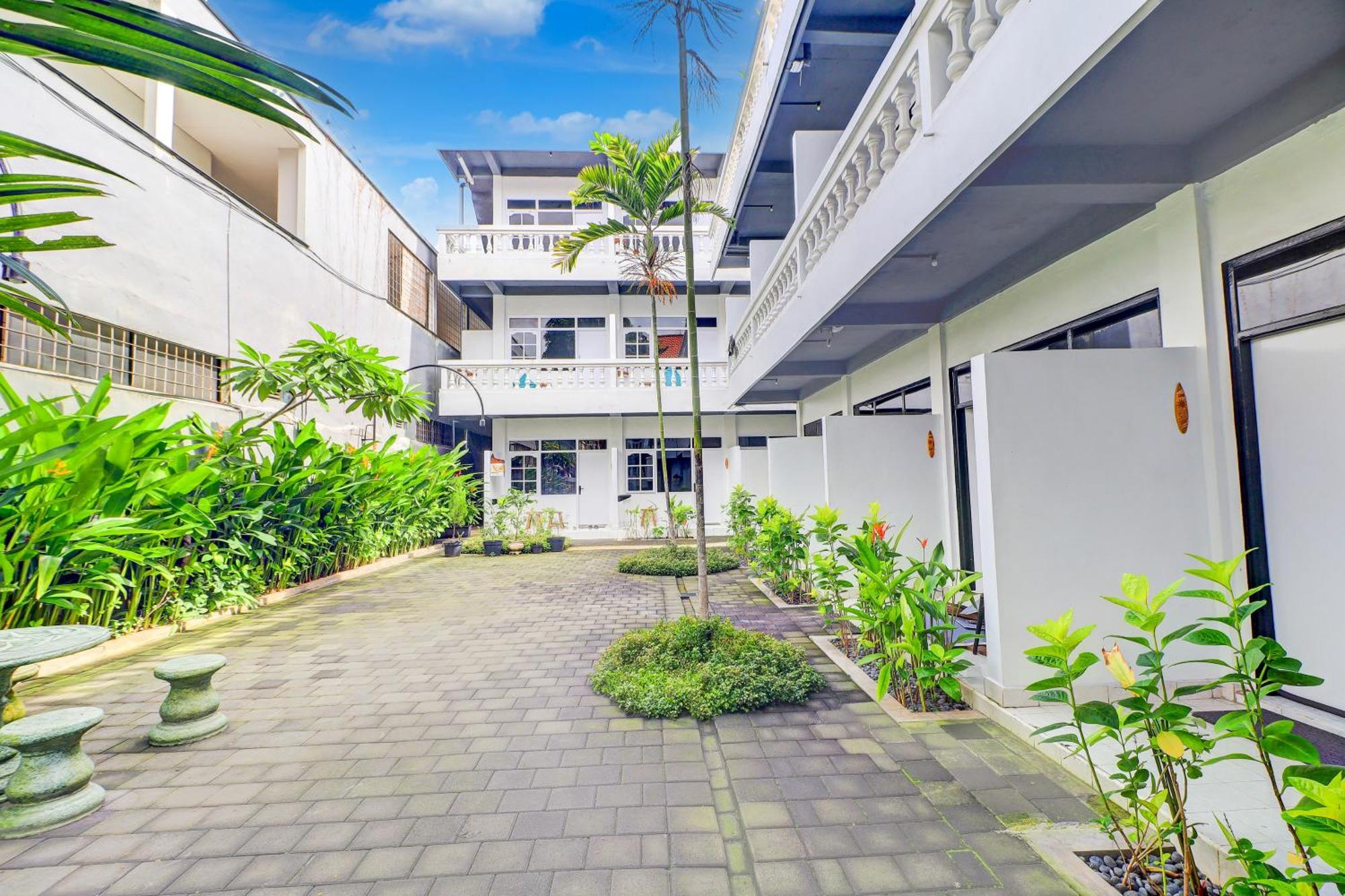 Collection O Legian Near Legian Beach Exterior photo